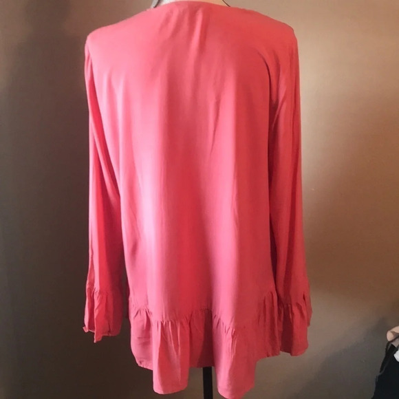 🌸Gorgeous blouse with ladder stitching🌸 - Picture 5 of 5